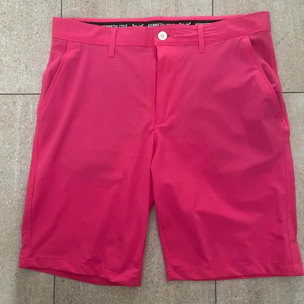 SOLD - Kenneth Cole Golf men’s pink shorts